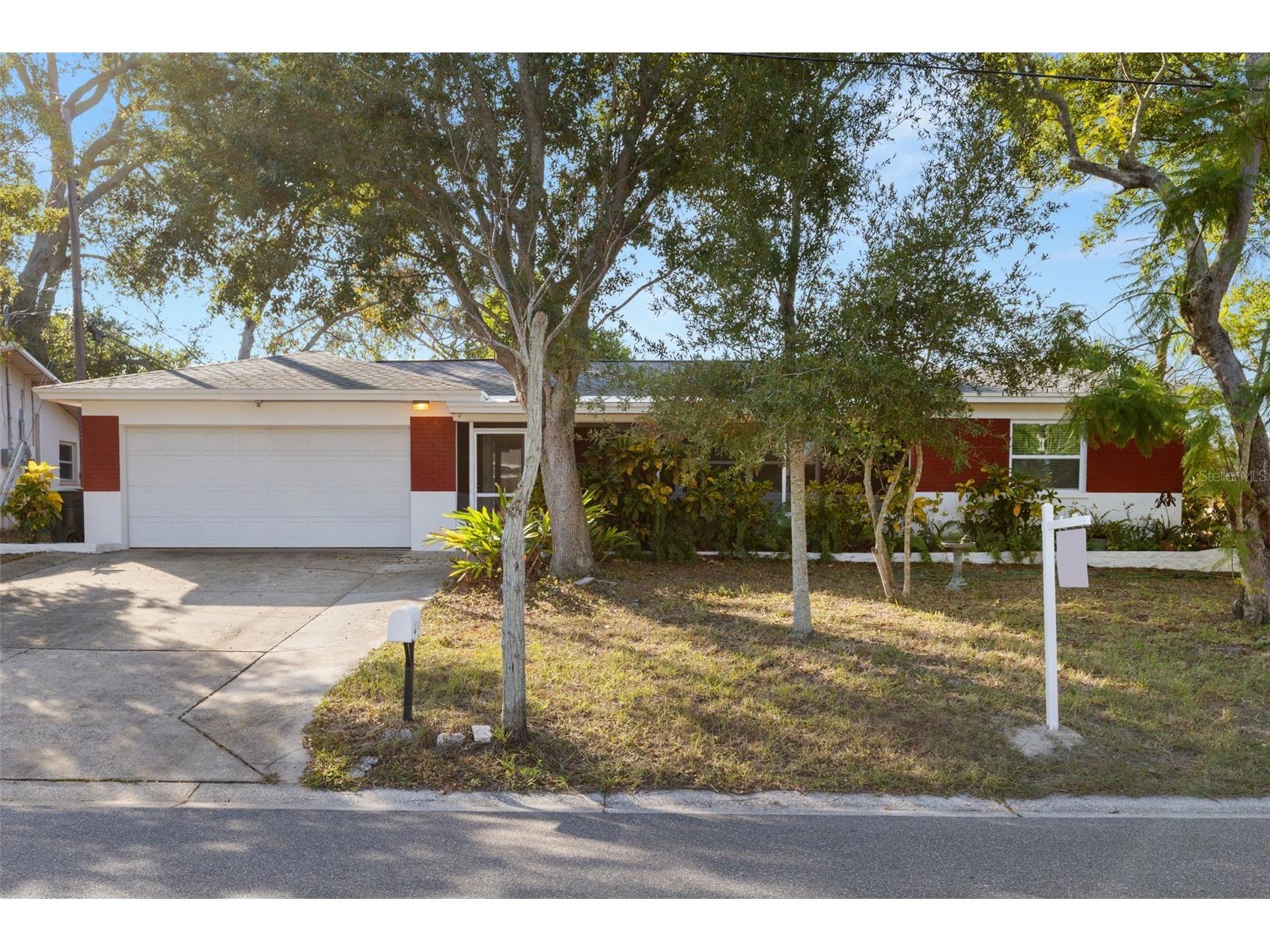 885 James Street Dunedin FL 34698 TB8471302 image1