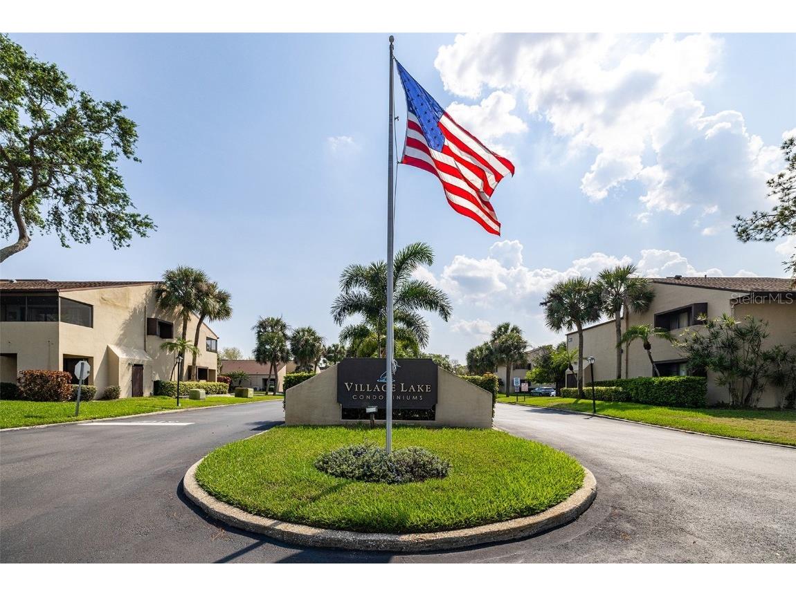 885 N Village Drive N #201 Saint Petersburg FL 33716 U8194274 image1