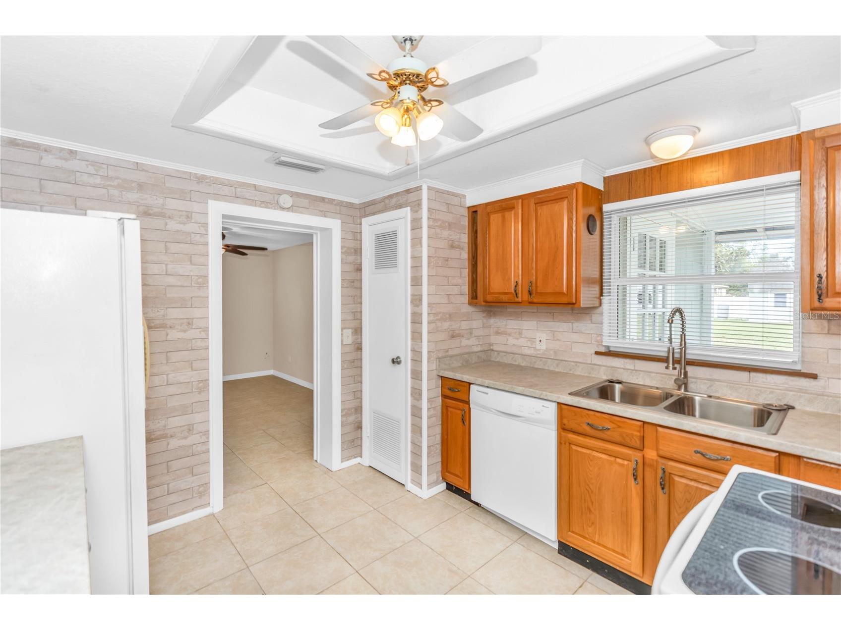 885 W Wisconsin Avenue Orange City FL 32763 O6391728 image9