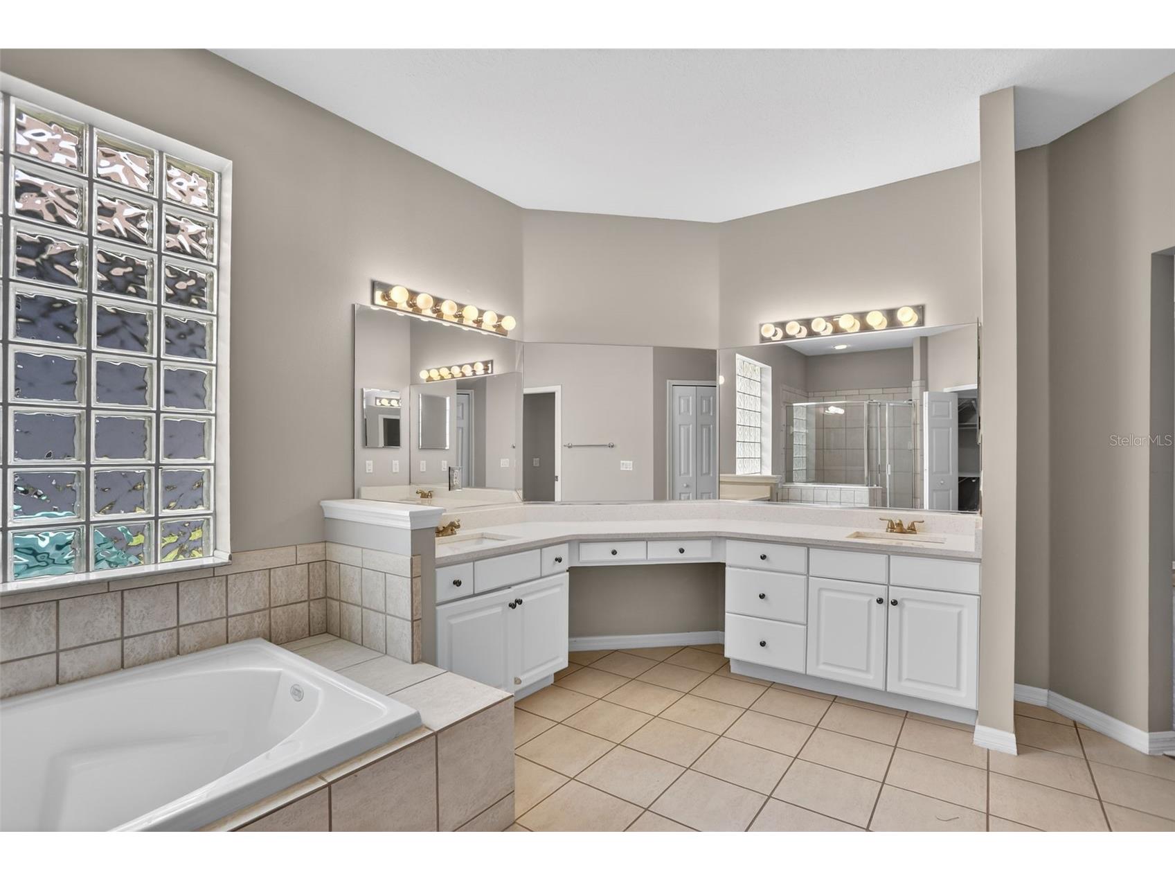 8852 Great Cove Drive Orlando FL 32819 O6396125 image29