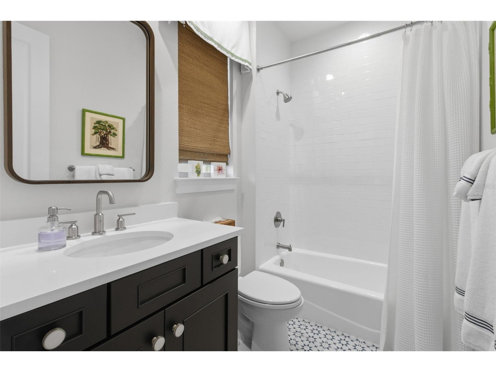 8853 Colonels Court Sarasota FL 34240 A4681770 image14