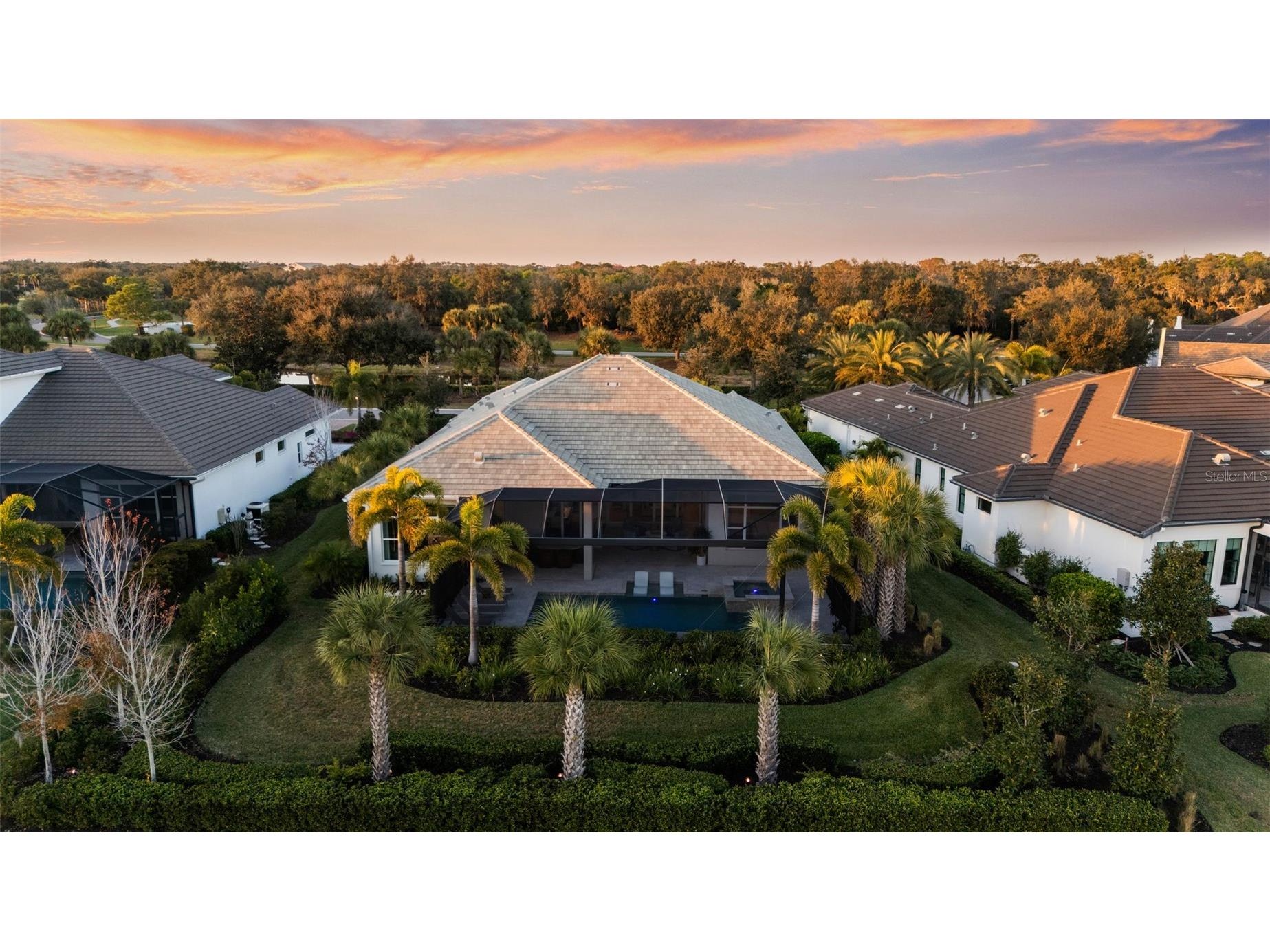 8853 Colonels Court Sarasota FL 34240 A4681770 image32