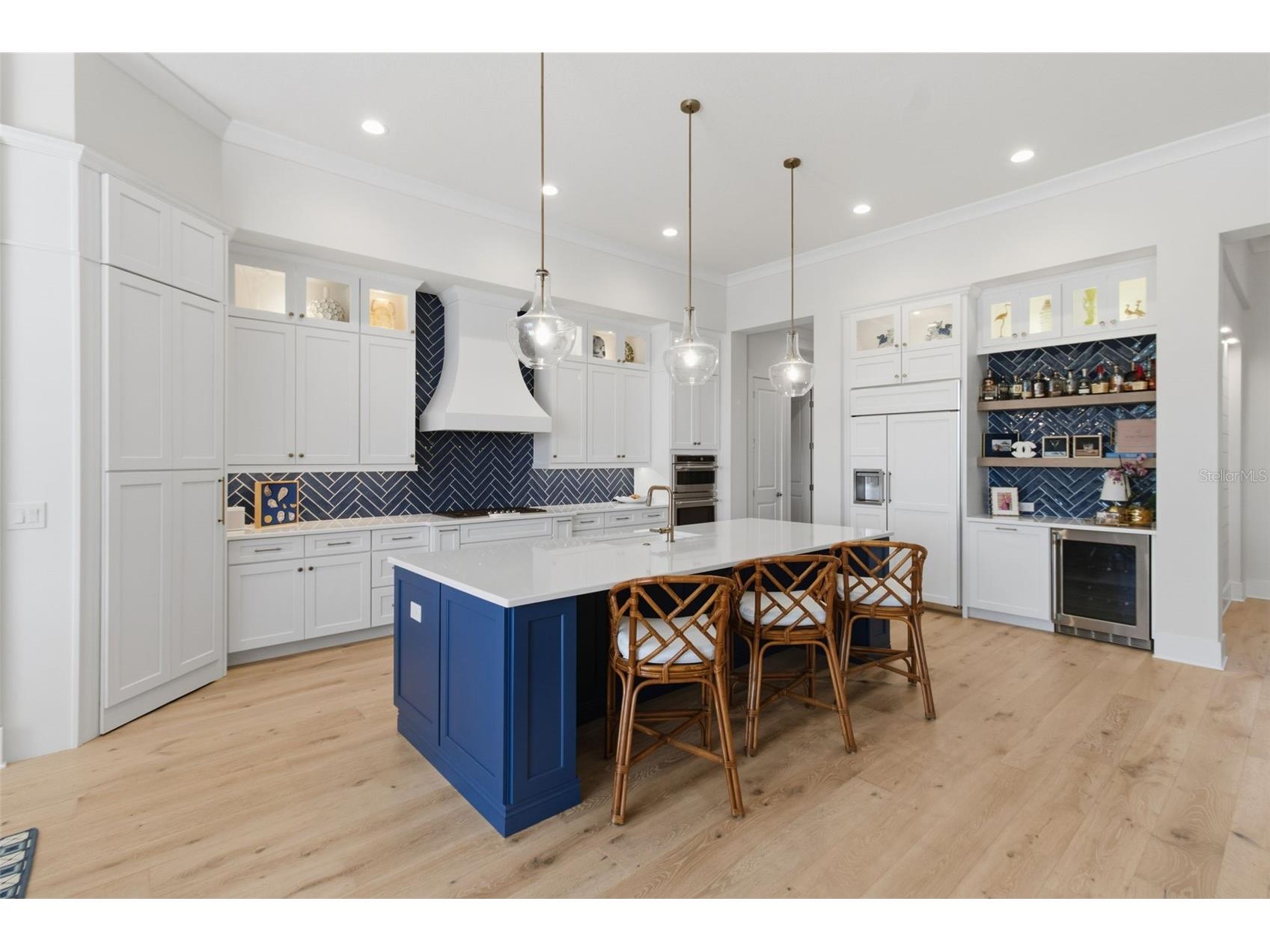 8853 Colonels Court Sarasota FL 34240 A4681770 image6