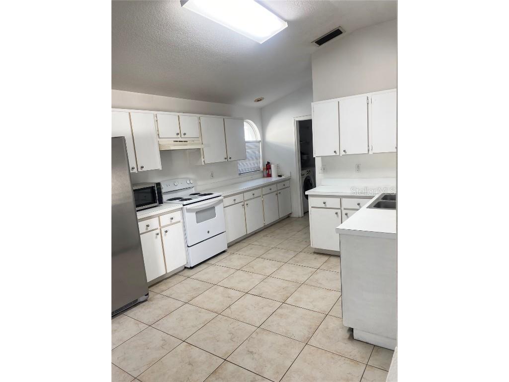 8855 Cypress Hammock Drive Tampa FL 33614 TB8450863 image12