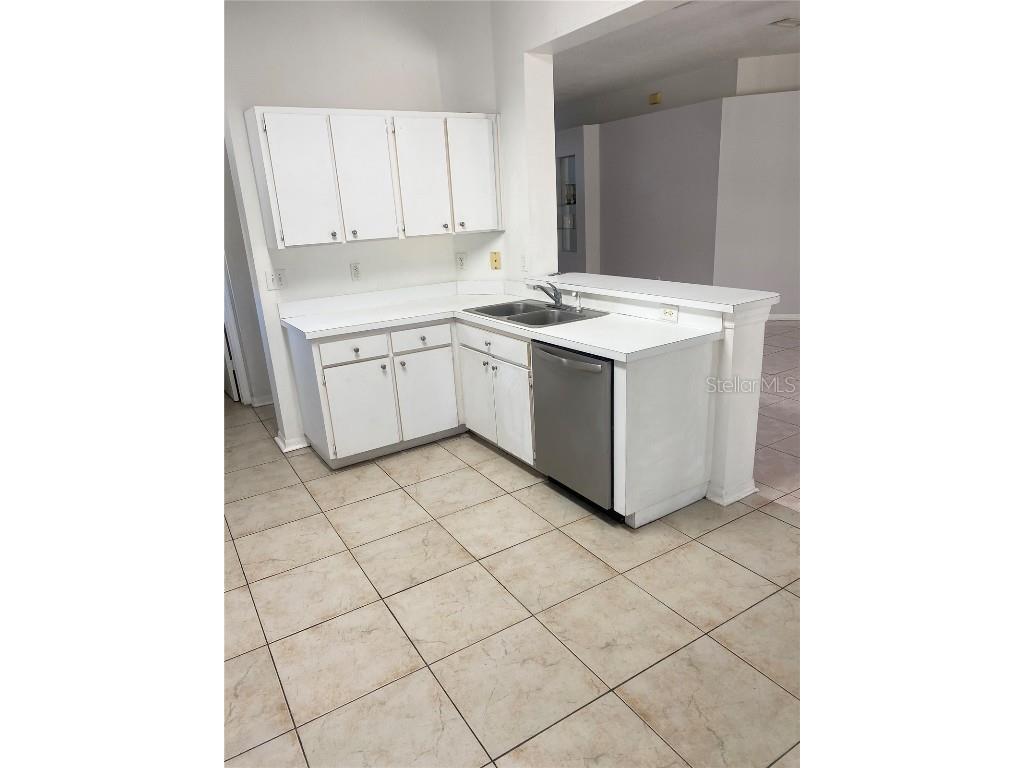 8855 Cypress Hammock Drive Tampa FL 33614 TB8450863 image14