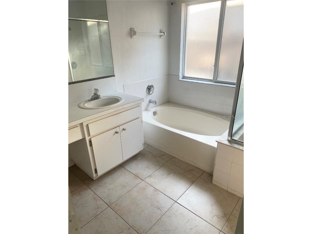 8855 Cypress Hammock Drive Tampa FL 33614 TB8450863 image18