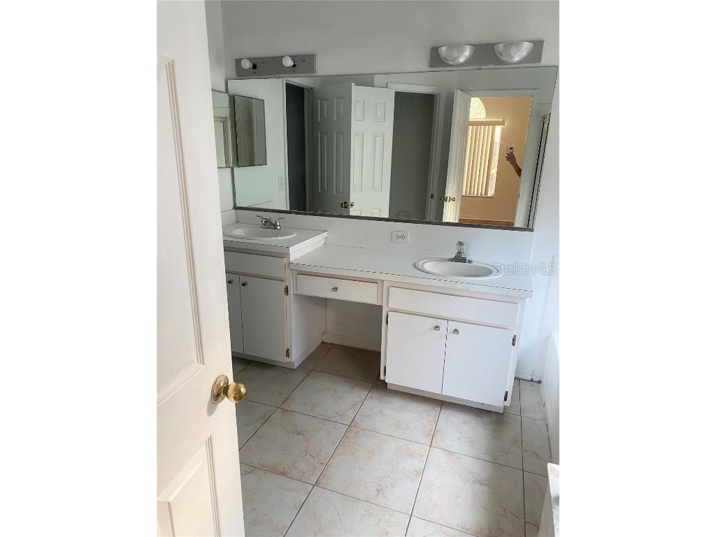 8855 Cypress Hammock Drive Tampa FL 33614 TB8450863 image21