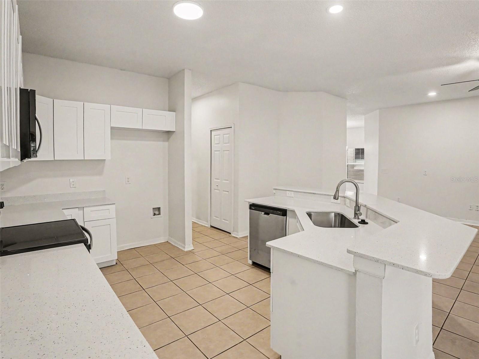 8857 Palisades Beach Avenue Orlando FL 32829 O6409017 image21