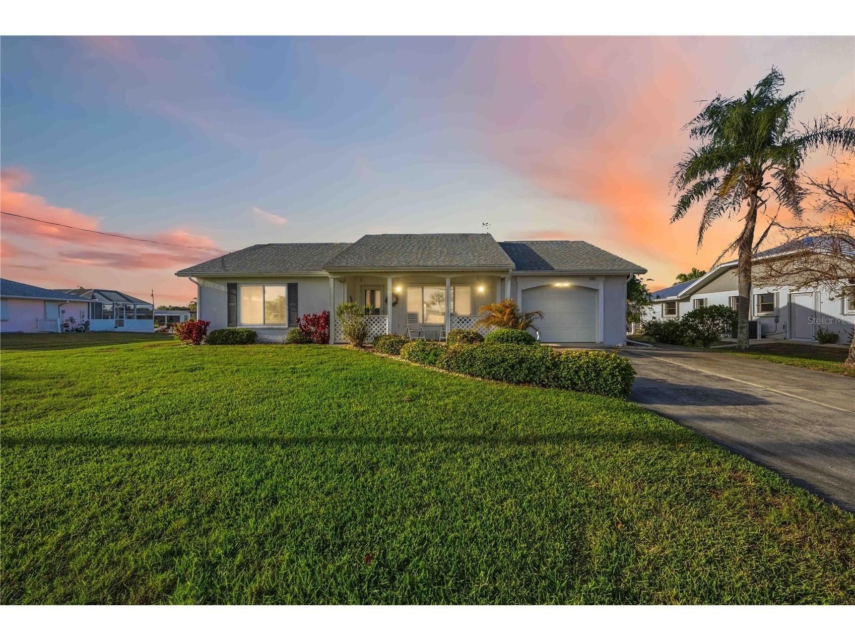 886 E 4th Street Englewood FL 34223 A4688833 image1