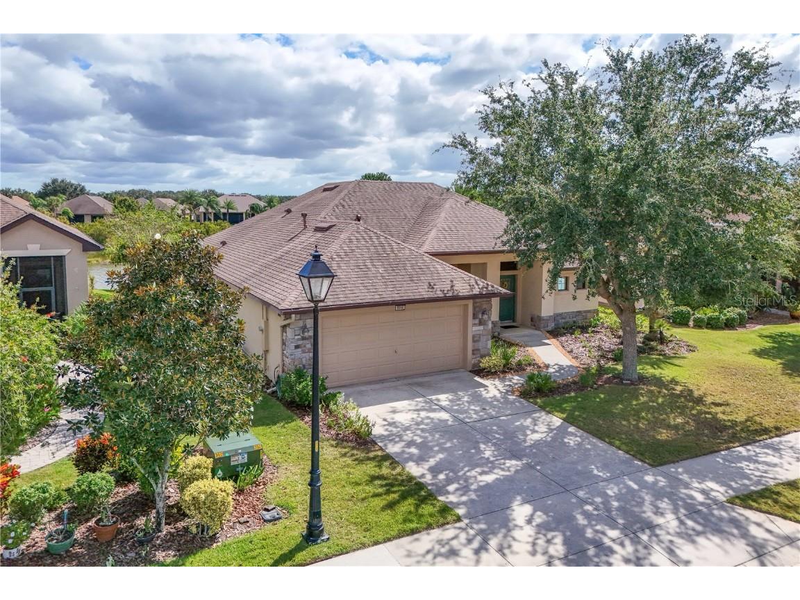 8860 Bridgeport Bay Circle Mount Dora FL 32757 - LAKES OF MOUNT DORA G5103304 image1