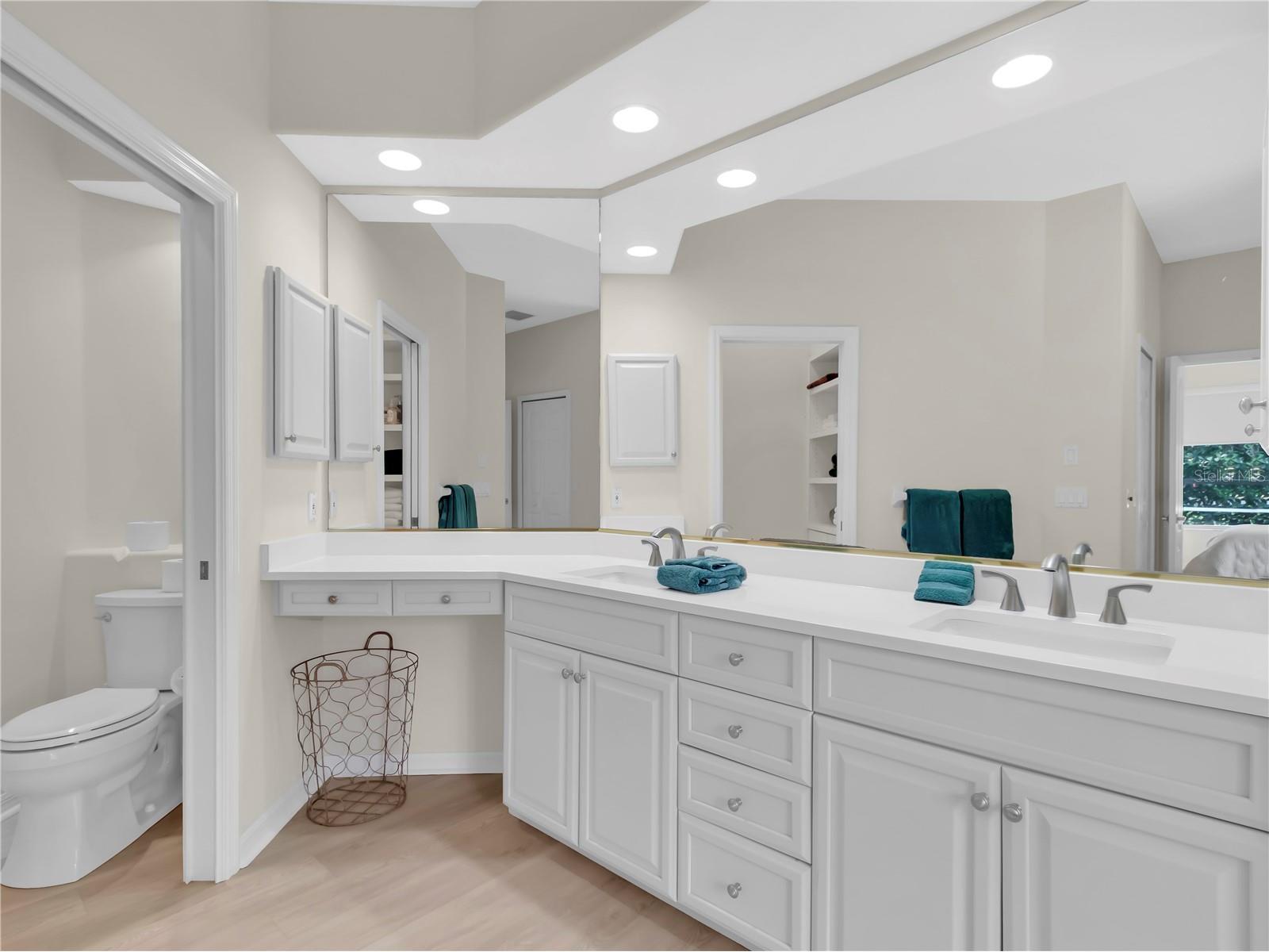 8870 Huntington Pointe Drive Sarasota FL 34238 TB8488150 image17