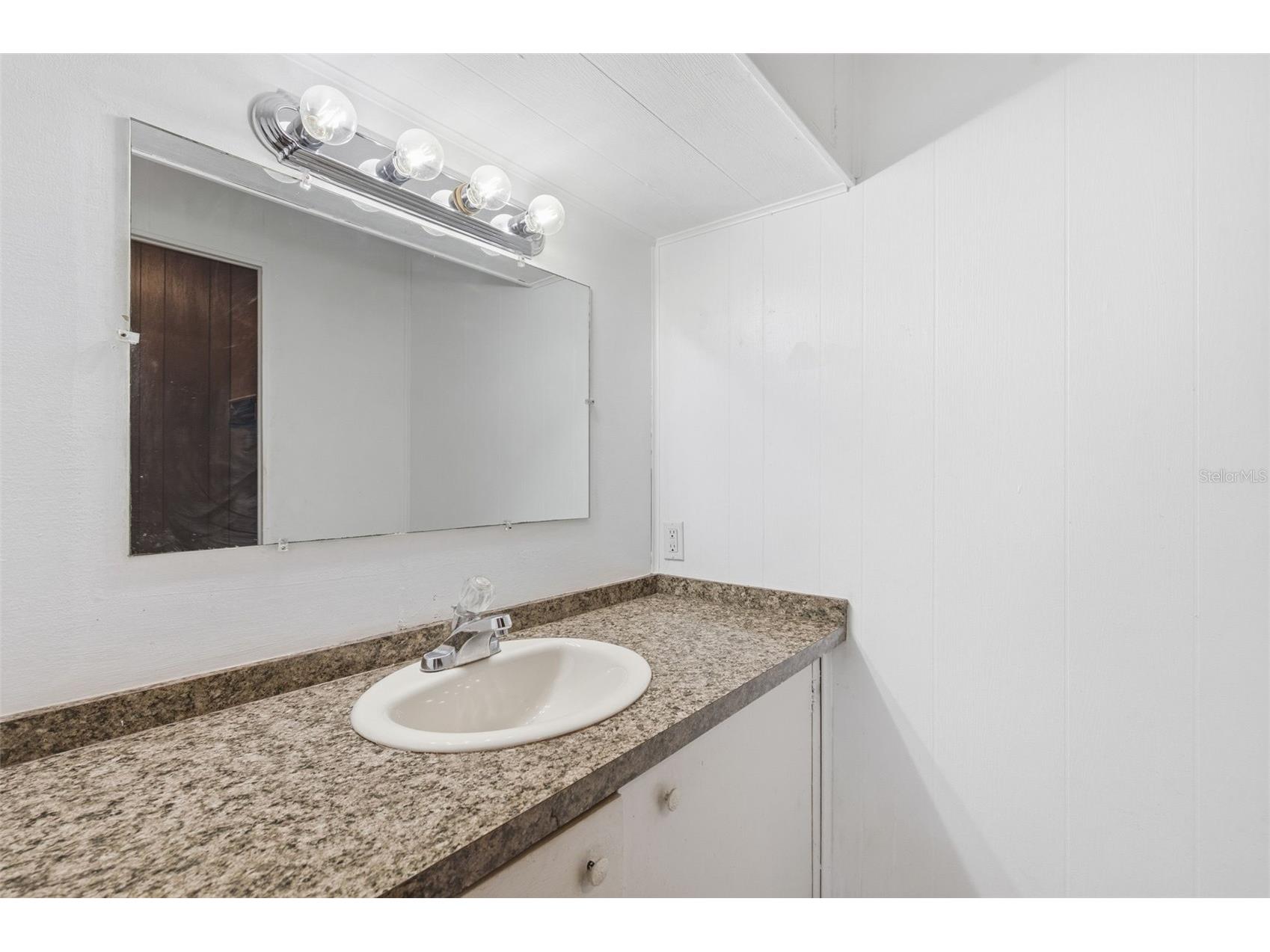8871 93rd Street Seminole FL 33777 TB8523498 image12