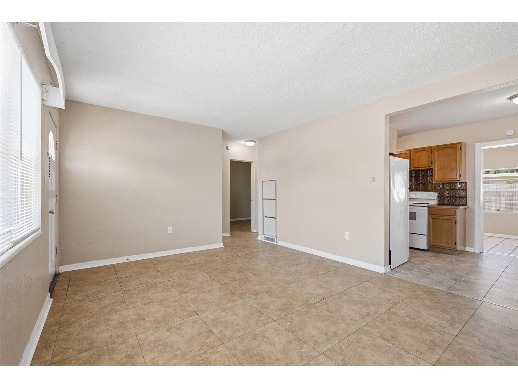 8871 93rd Street Seminole FL 33777 TB8523498 image4