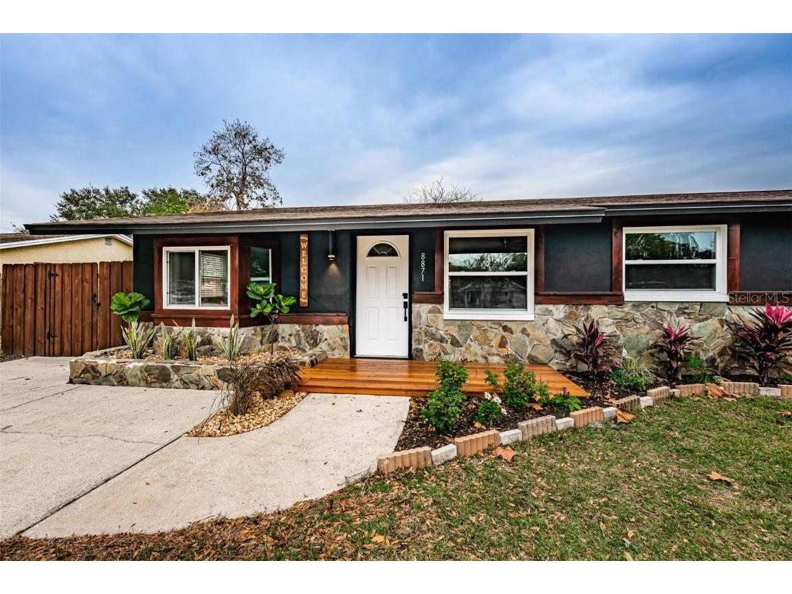 8871 94th Street Seminole FL 33777 U8226416 image1