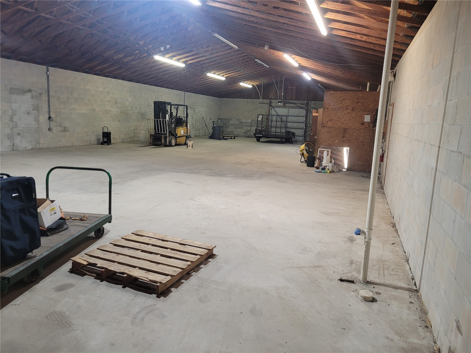 8875 E Highway 25 Belleview FL 34420 OM728573 image11