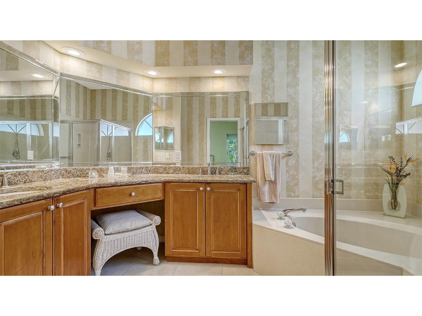 8875 Macgregor Lane Sarasota FL 34238 A4671268 image22