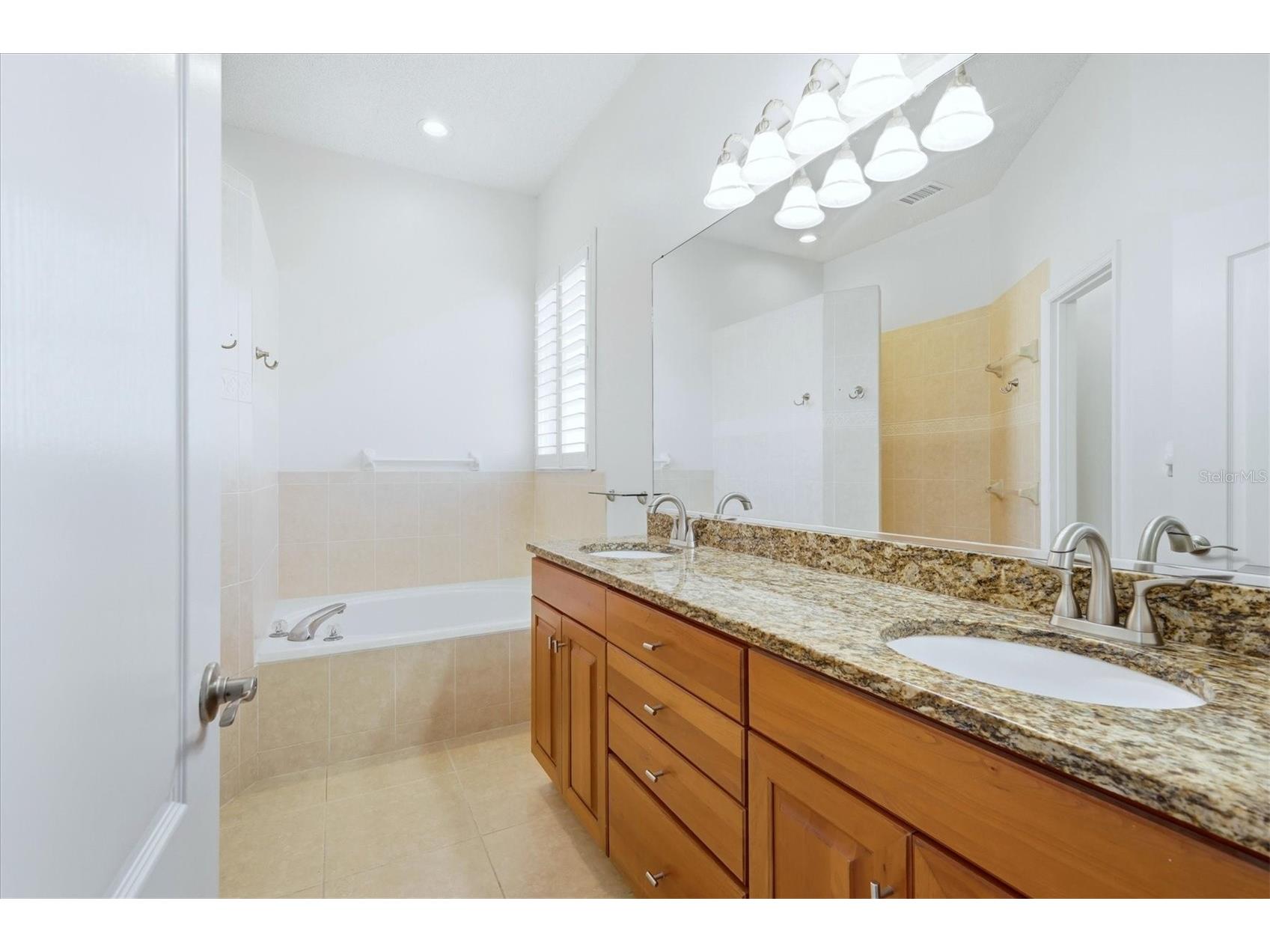 8876 Huntington Pointe Drive Sarasota FL 34238 A4685082 image23
