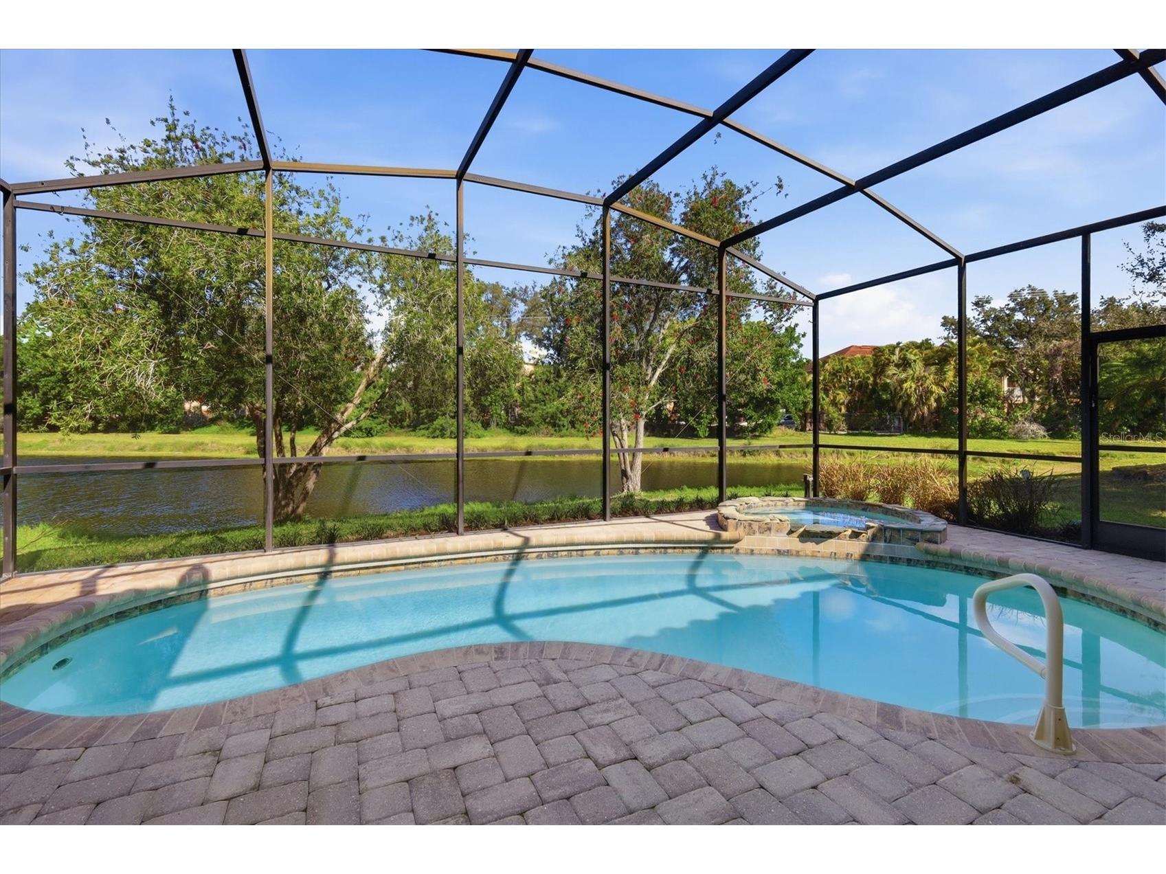 8876 Huntington Pointe Drive Sarasota FL 34238 A4685082 image3