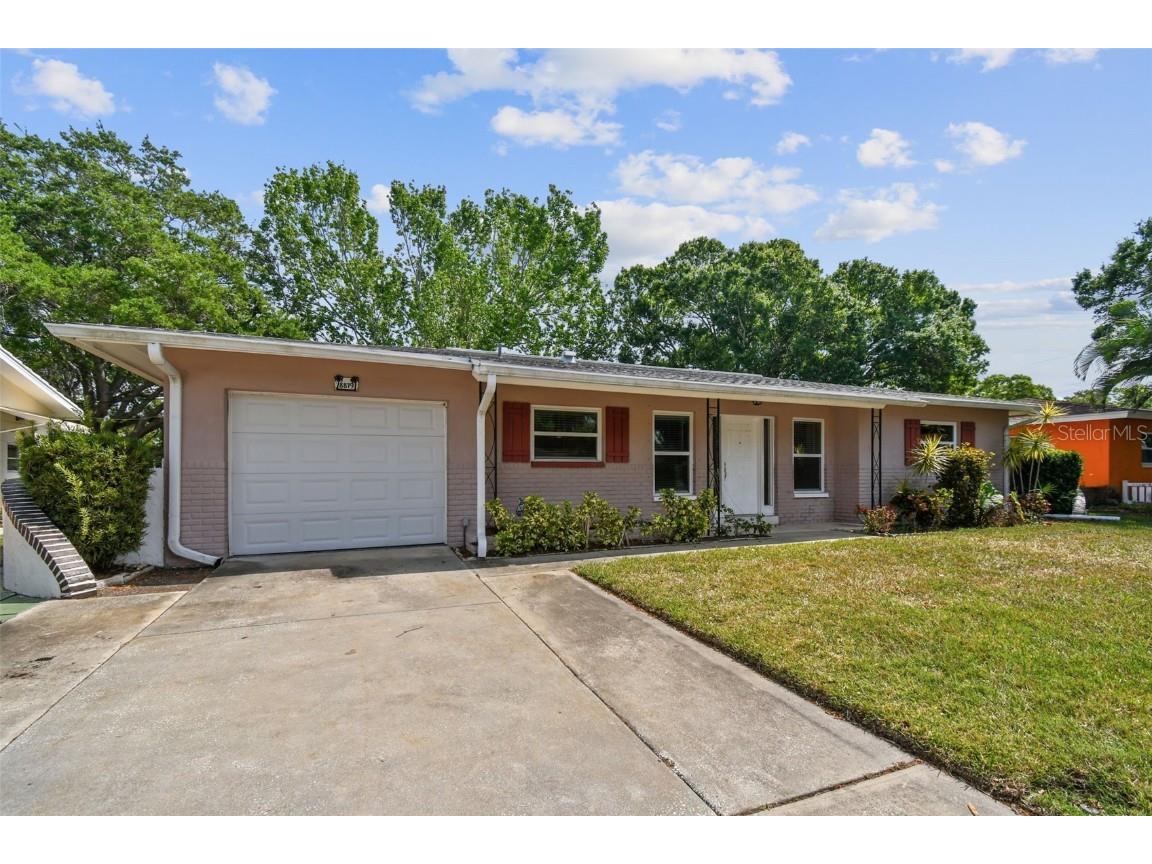 8879 Lakewood Drive Seminole FL 33772 T3433370 image1