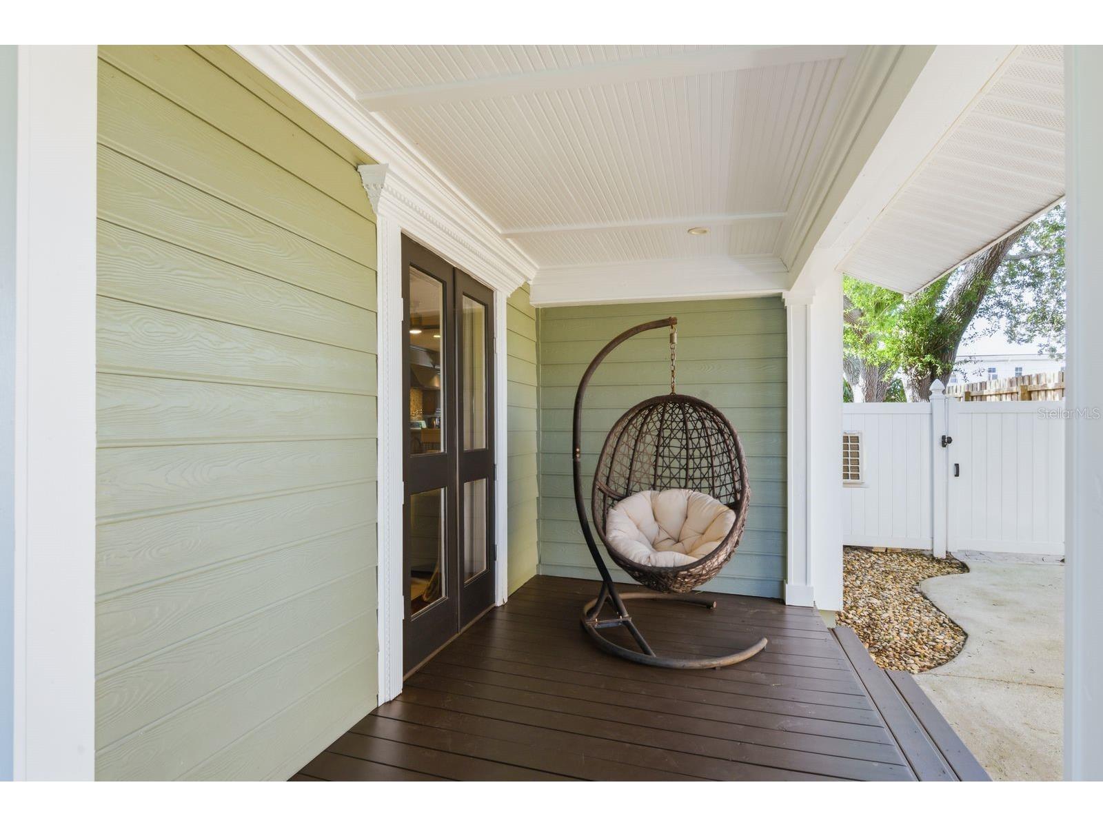 888 16th Avenue N Saint Petersburg FL 33704 TB8512953 image11