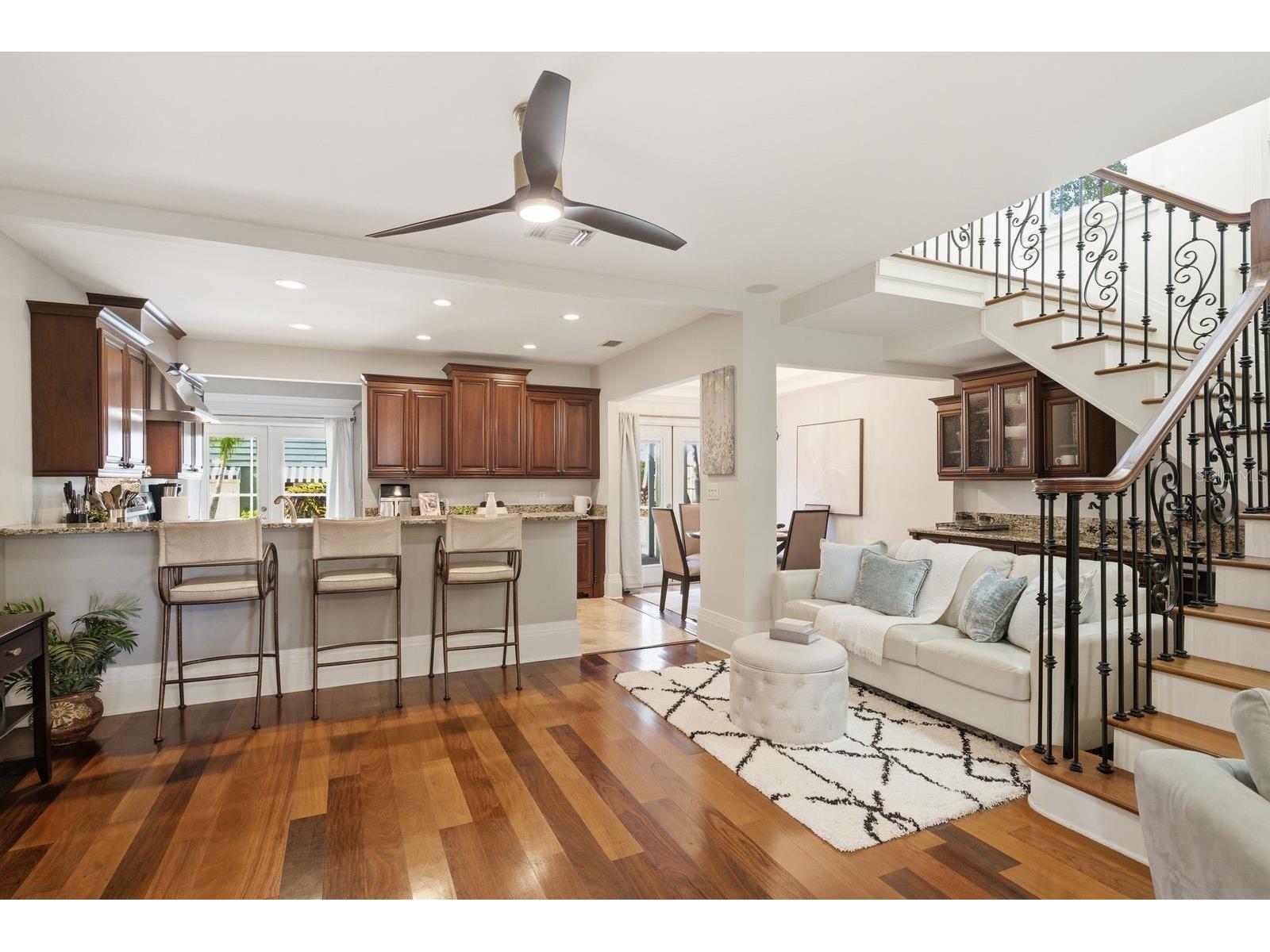 888 16th Avenue N Saint Petersburg FL 33704 TB8512953 image16