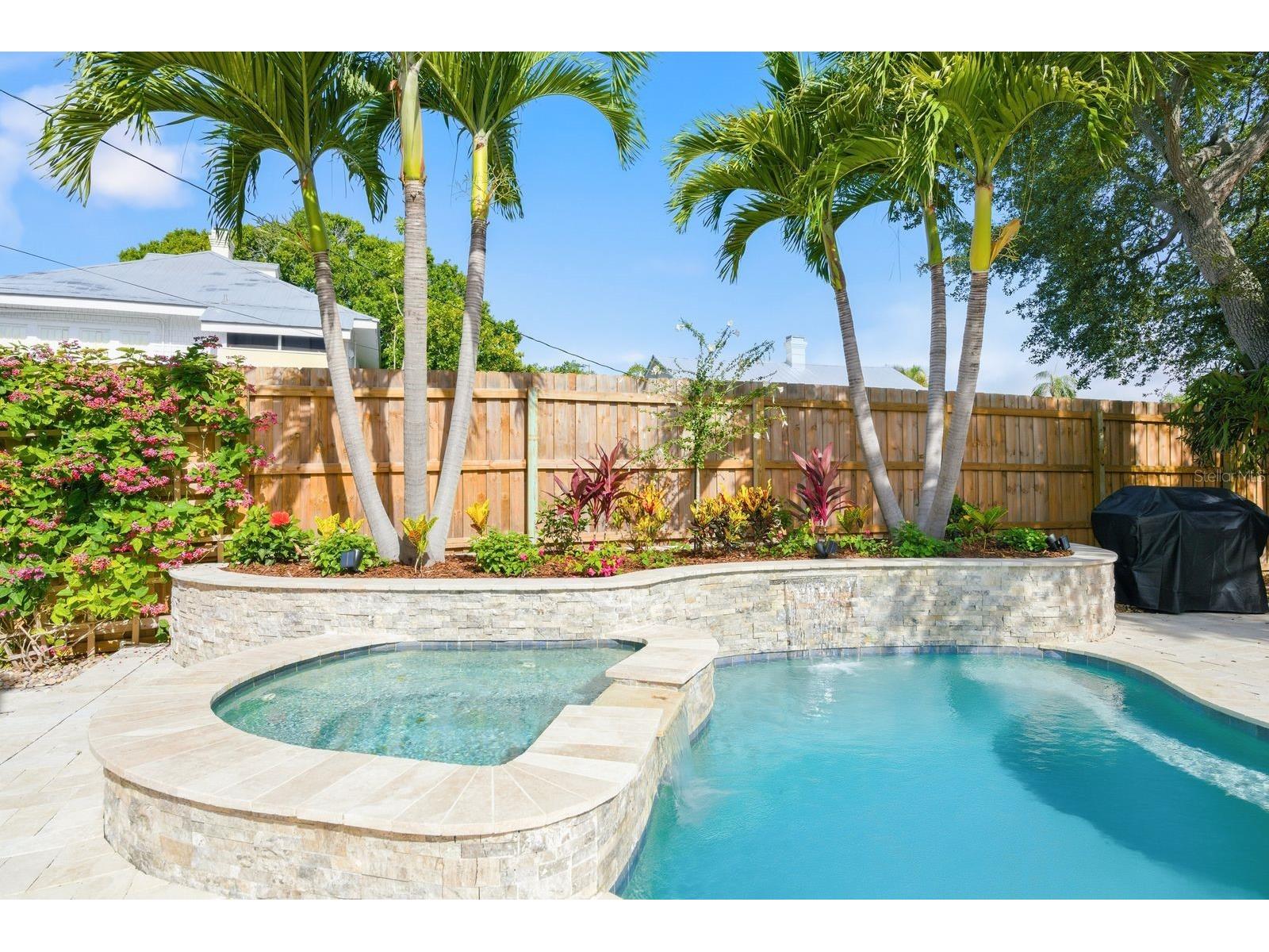 888 16th Avenue N Saint Petersburg FL 33704 TB8512953 image2