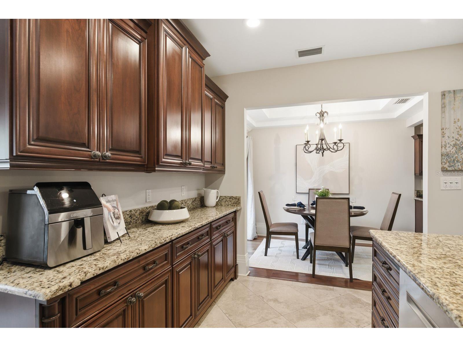 888 16th Avenue N Saint Petersburg FL 33704 TB8512953 image24