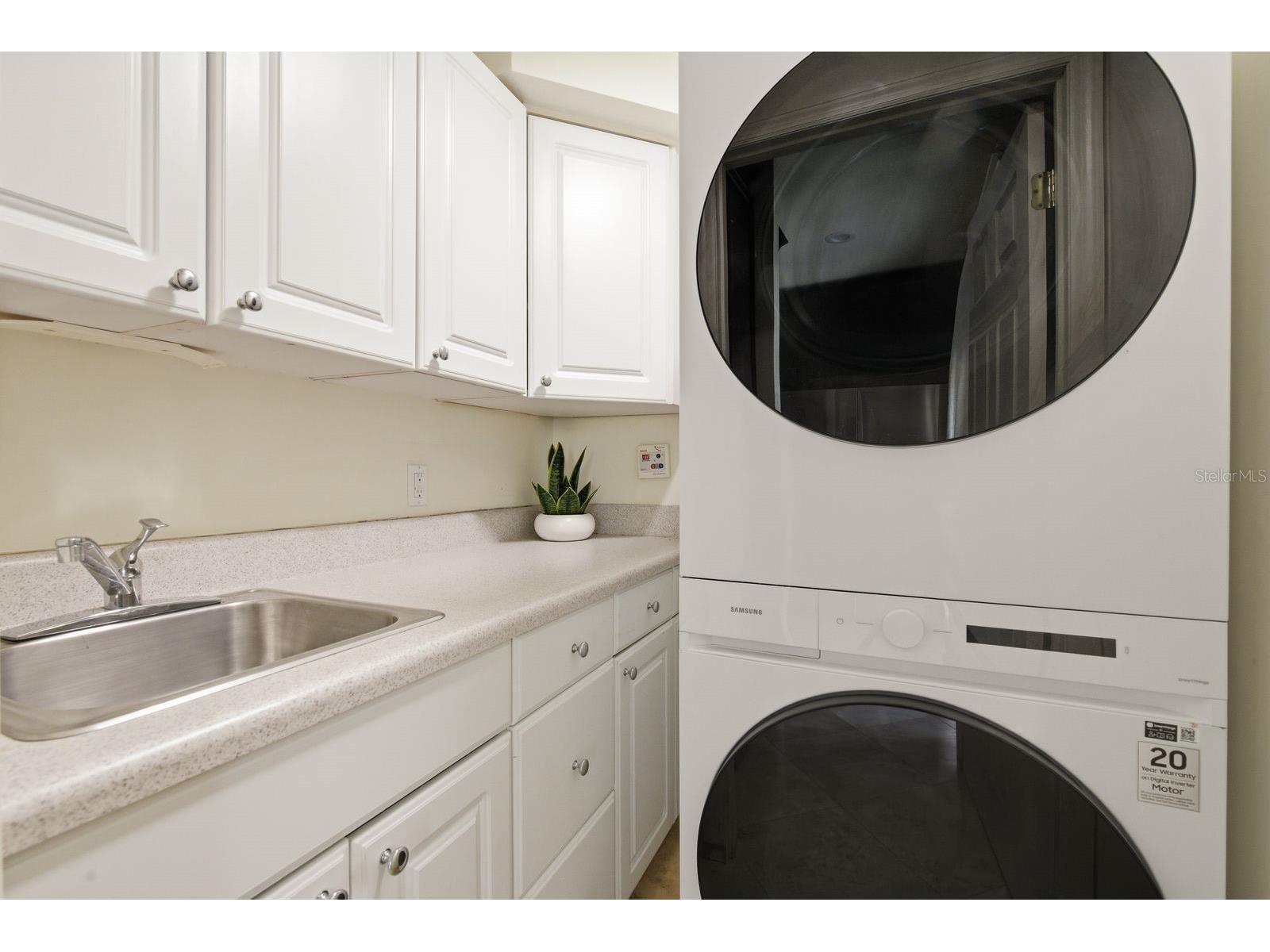 888 16th Avenue N Saint Petersburg FL 33704 TB8512953 image27