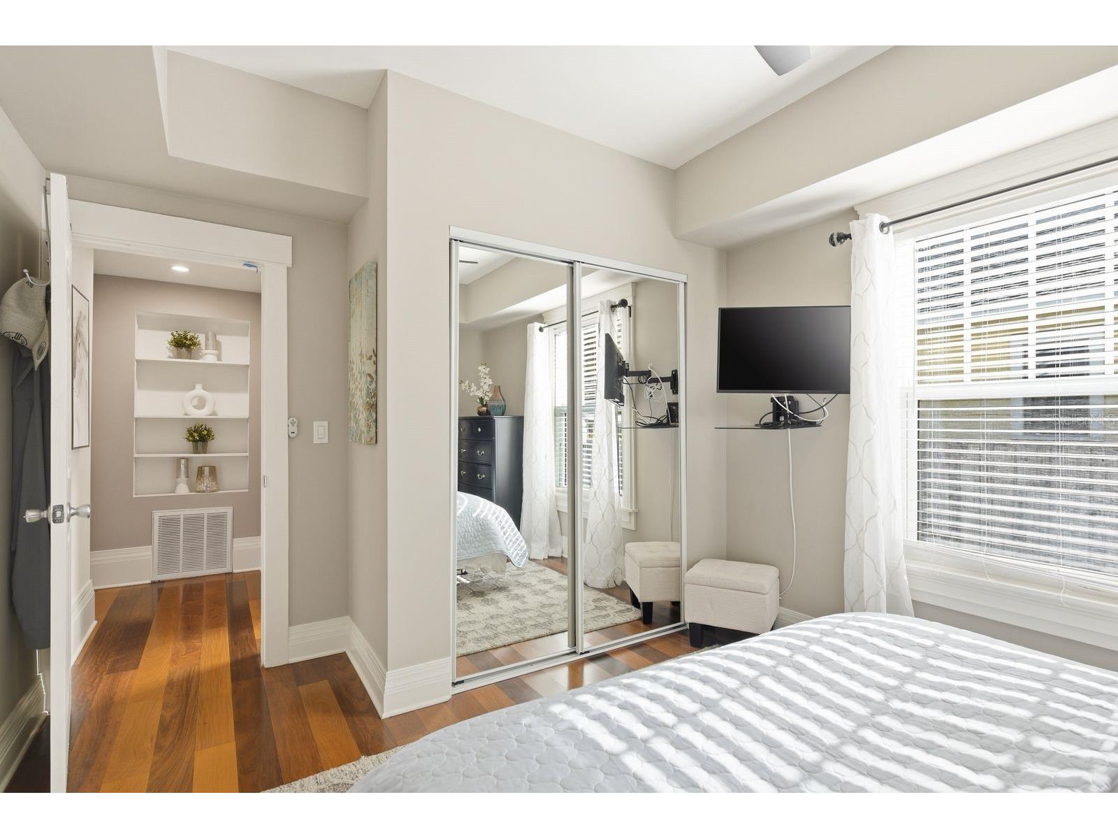 888 16th Avenue N Saint Petersburg FL 33704 TB8512953 image29