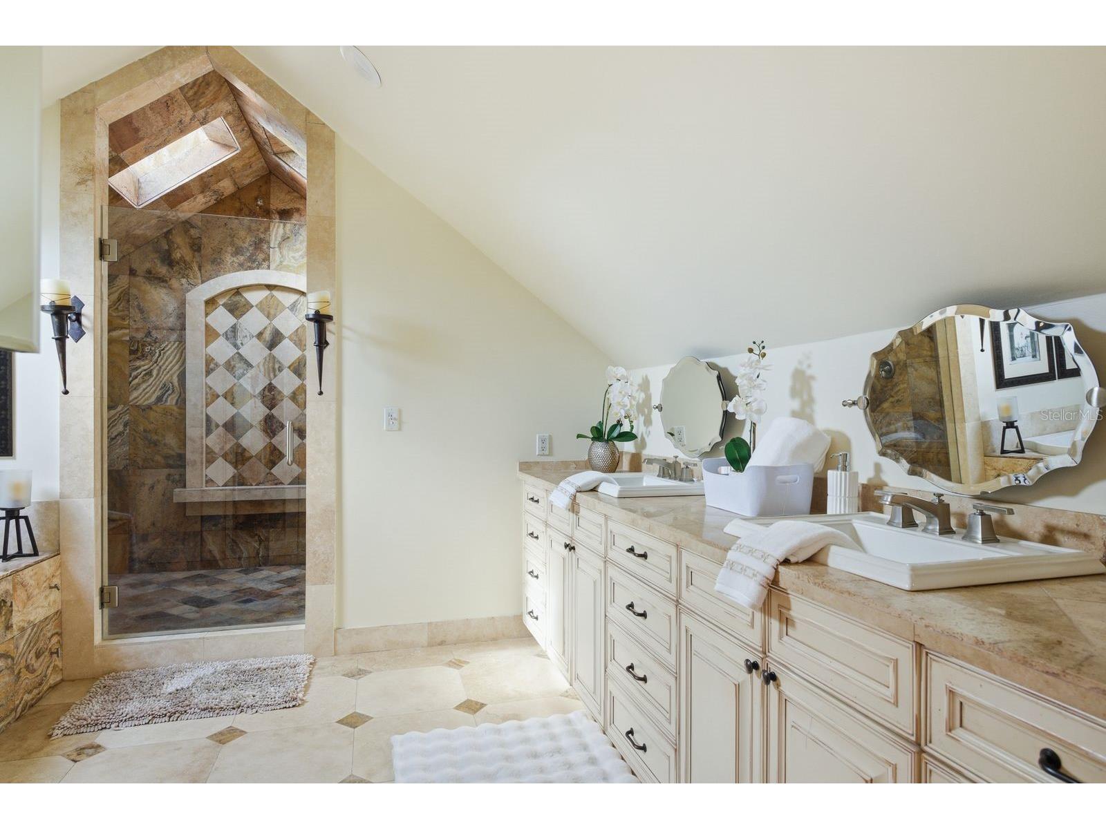 888 16th Avenue N Saint Petersburg FL 33704 TB8512953 image44