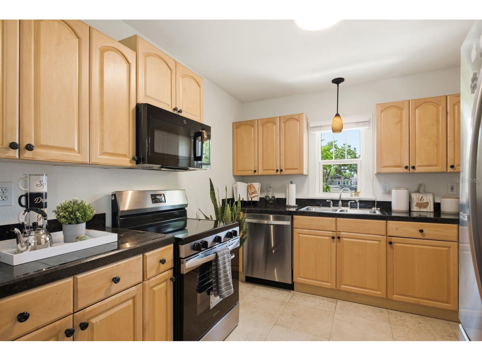 888 16th Avenue N Saint Petersburg FL 33704 TB8512953 image63
