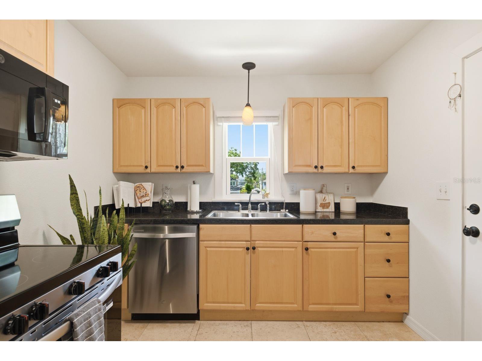 888 16th Avenue N Saint Petersburg FL 33704 TB8512953 image64
