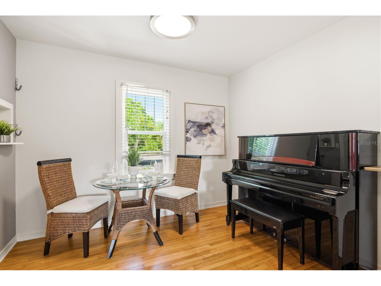888 16th Avenue N Saint Petersburg FL 33704 TB8512953 image67