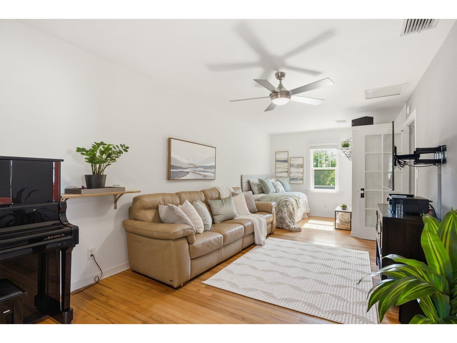 888 16th Avenue N Saint Petersburg FL 33704 TB8512953 image68