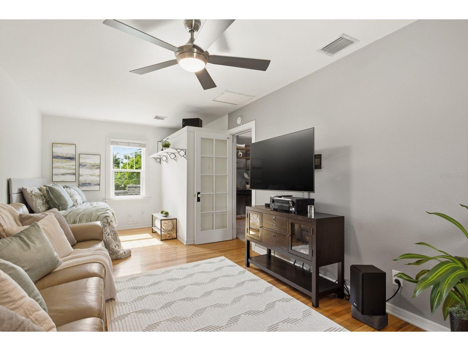 888 16th Avenue N Saint Petersburg FL 33704 TB8512953 image69