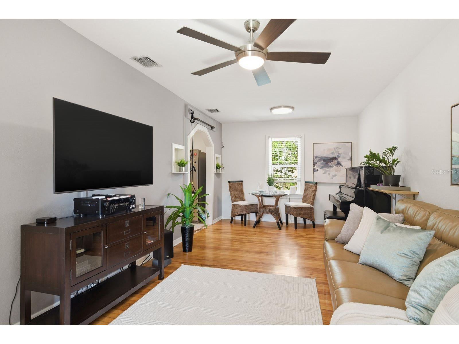 888 16th Avenue N Saint Petersburg FL 33704 TB8512953 image71