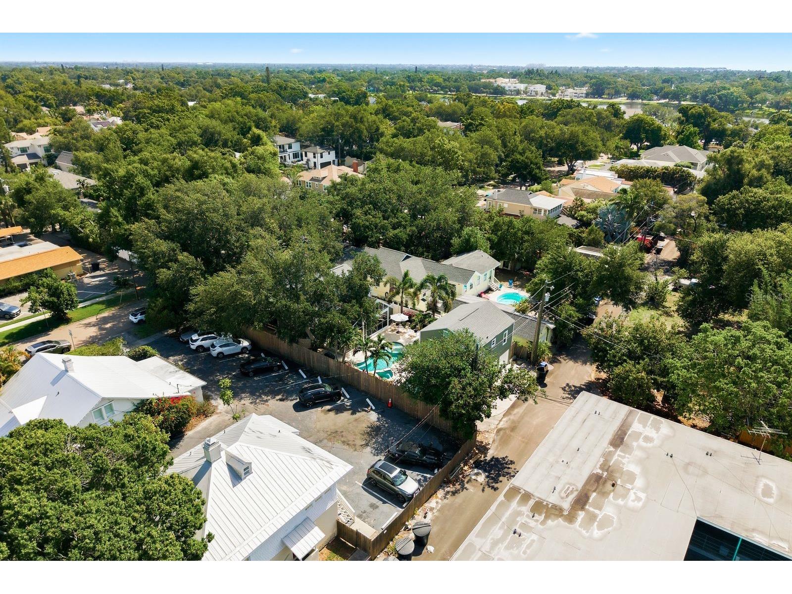 888 16th Avenue N Saint Petersburg FL 33704 TB8512953 image81
