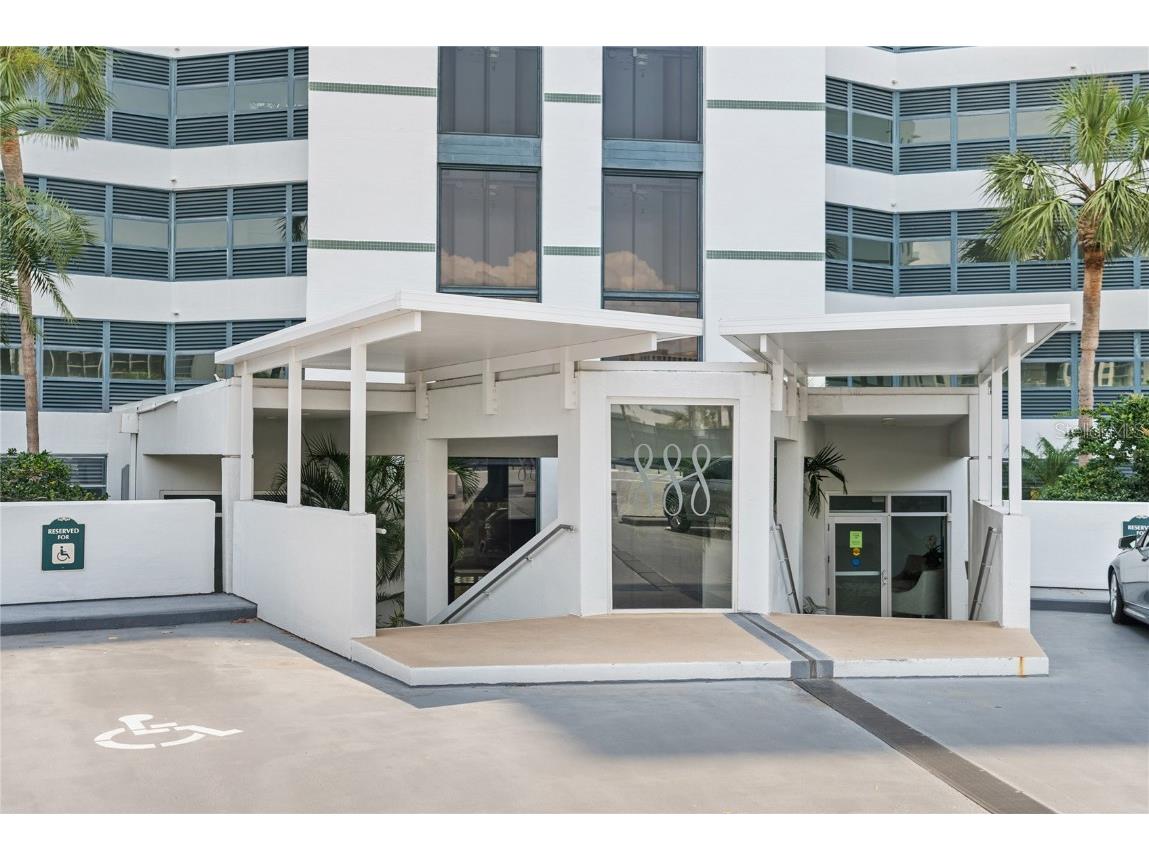 888 Boulevard Of The Arts #1705 Sarasota FL 34236 A4630302 image2