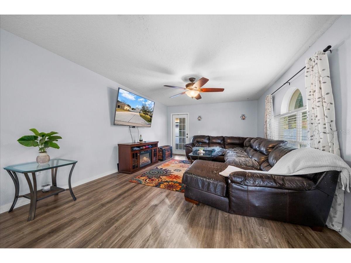 888 Marietta Lane Eustis FL 32726 OM716897 image21