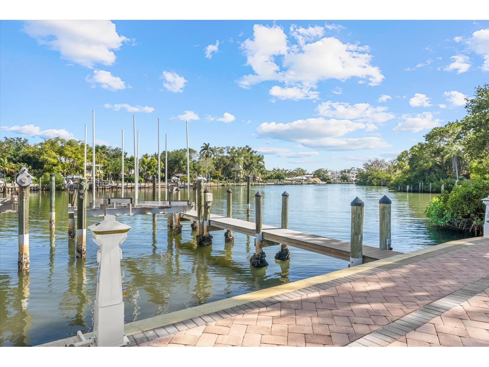 888 S Orange Avenue #2C Sarasota FL 34236 - HUDSON BAYOU A4693764 image40