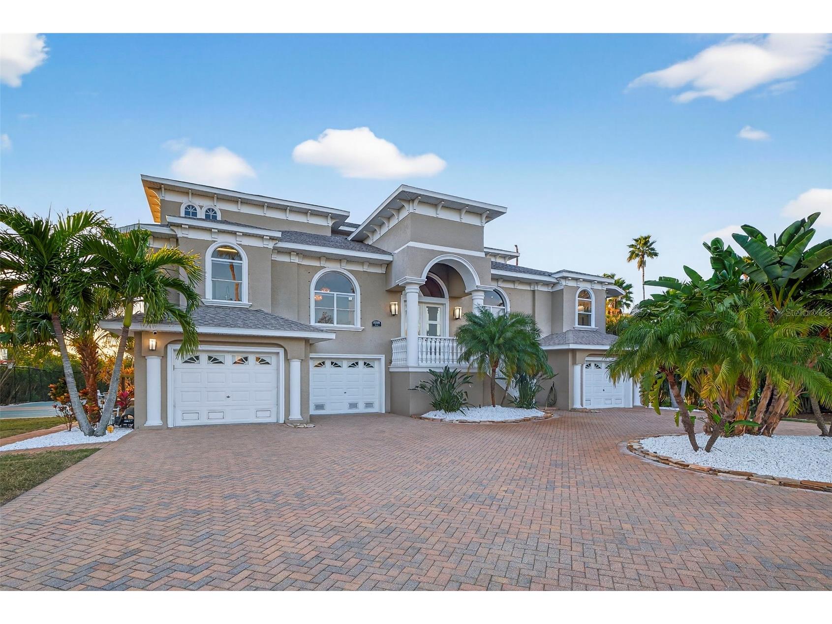 8880 Commodore Drive Seminole FL 33776 TB8470530 image1
