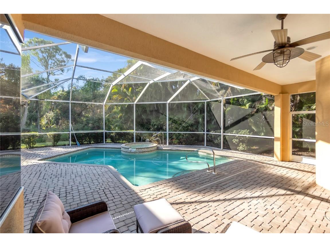 8882 Bloomfield Boulevard Sarasota FL 34238 A4673804 image10