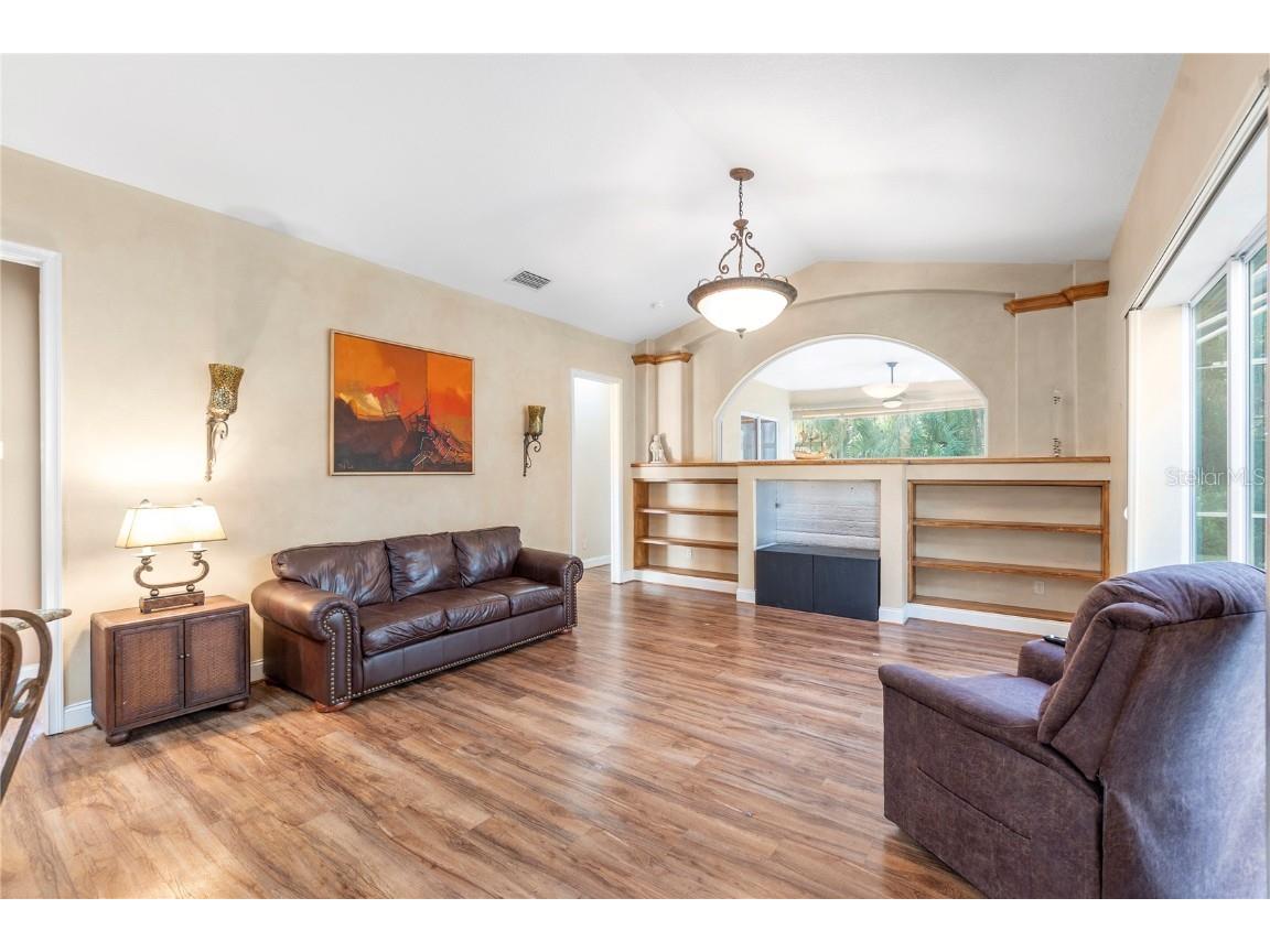 8882 Bloomfield Boulevard Sarasota FL 34238 A4673804 image20