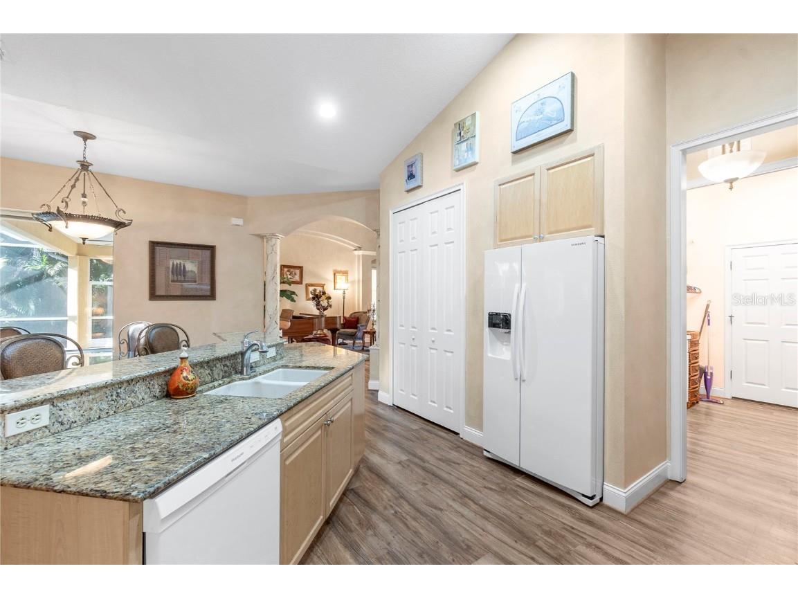 8882 Bloomfield Boulevard Sarasota FL 34238 A4673804 image22