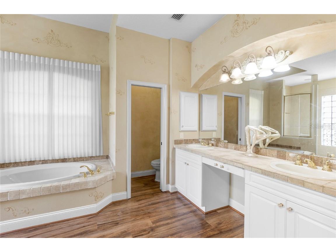 8882 Bloomfield Boulevard Sarasota FL 34238 A4673804 image32