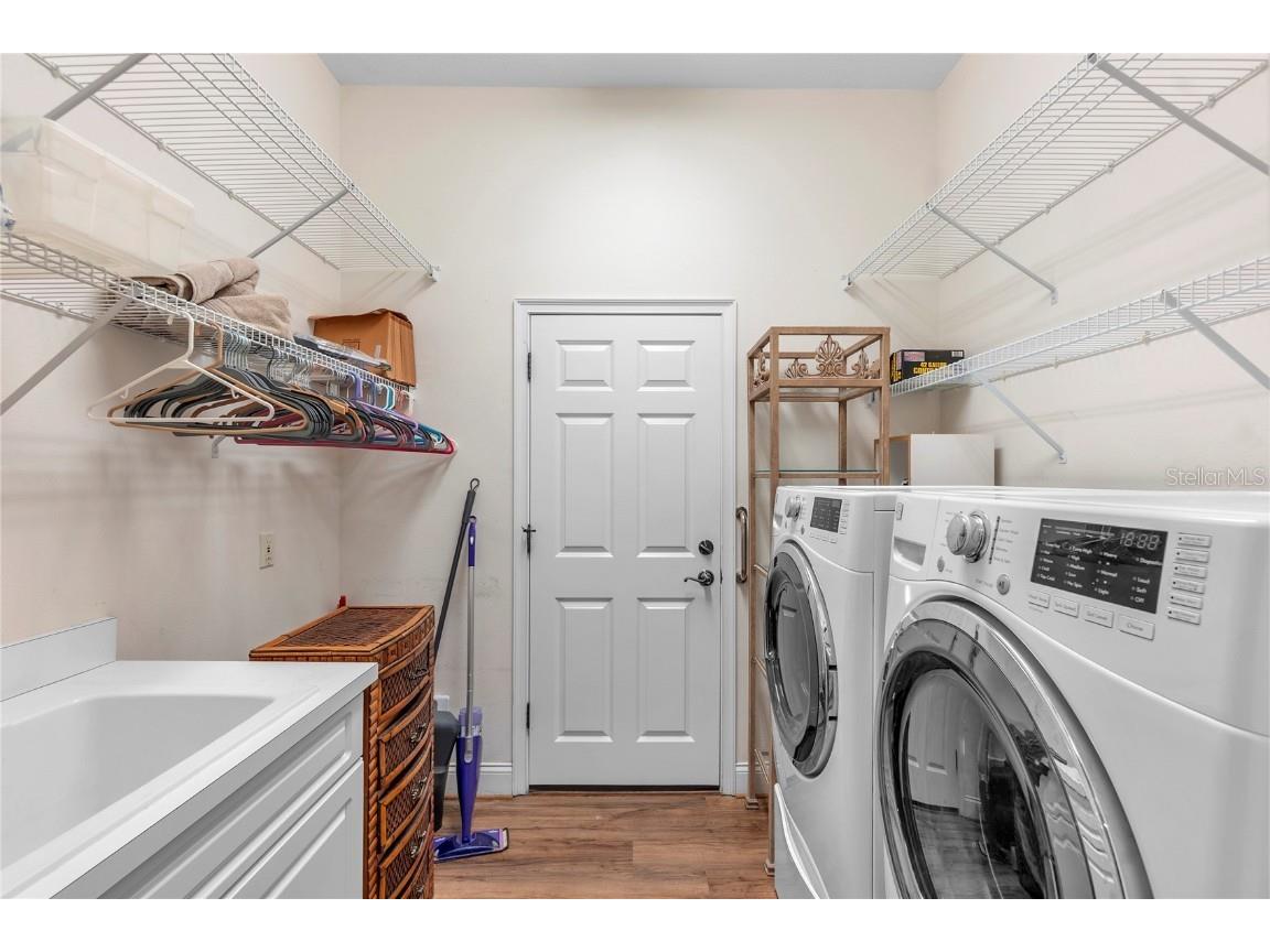 8882 Bloomfield Boulevard Sarasota FL 34238 A4673804 image36