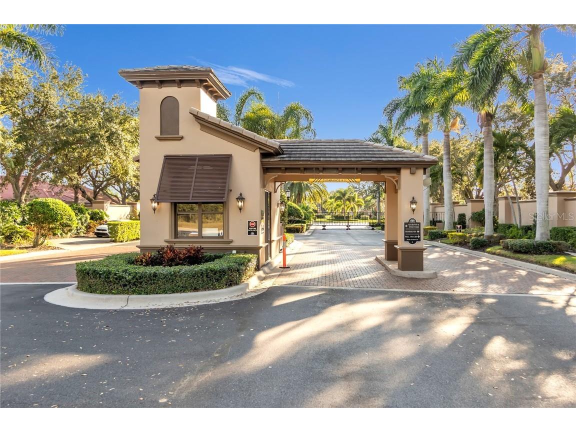 8882 Bloomfield Boulevard Sarasota FL 34238 A4673804 image44