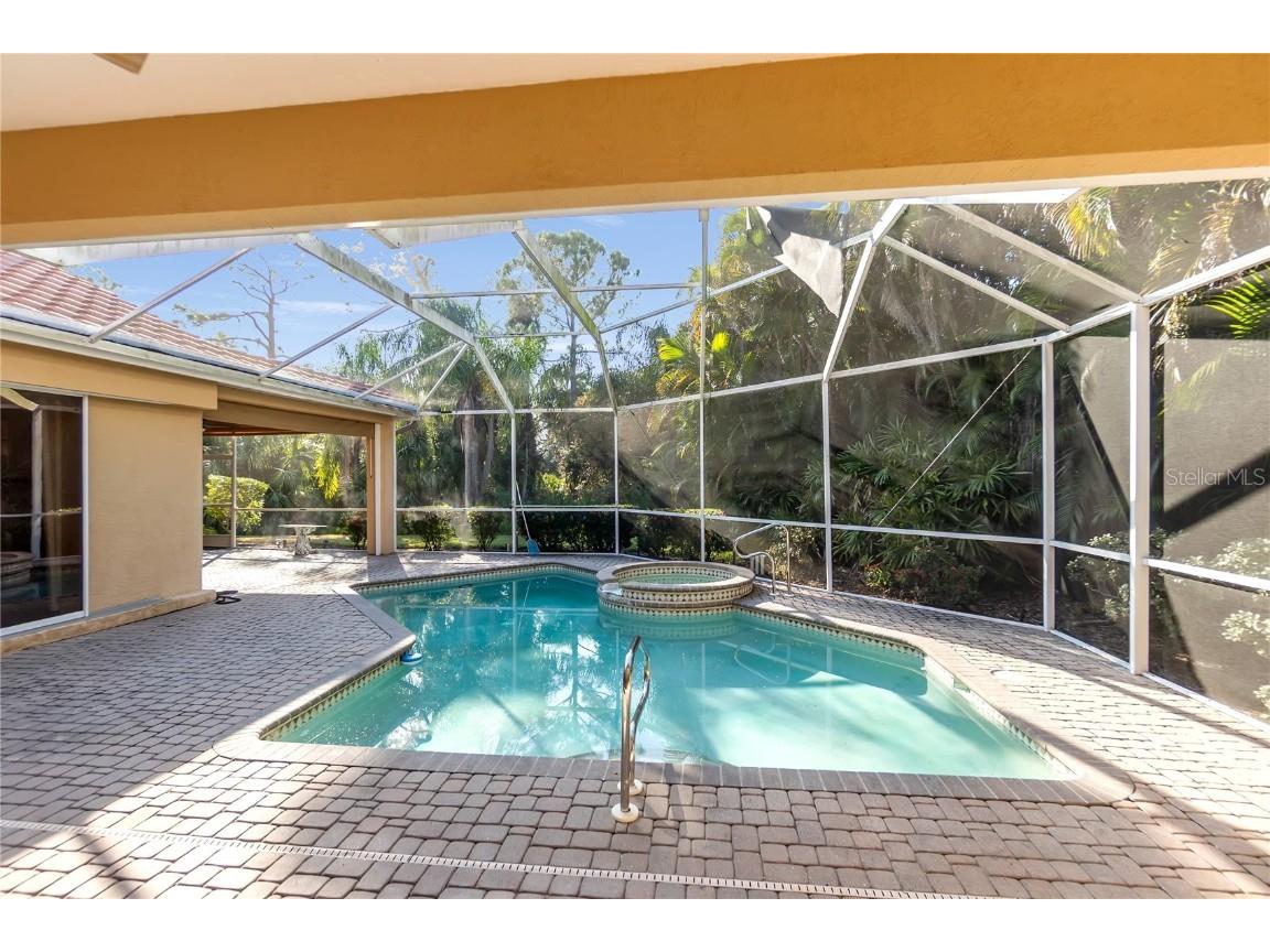 8882 Bloomfield Boulevard Sarasota FL 34238 A4673804 image9