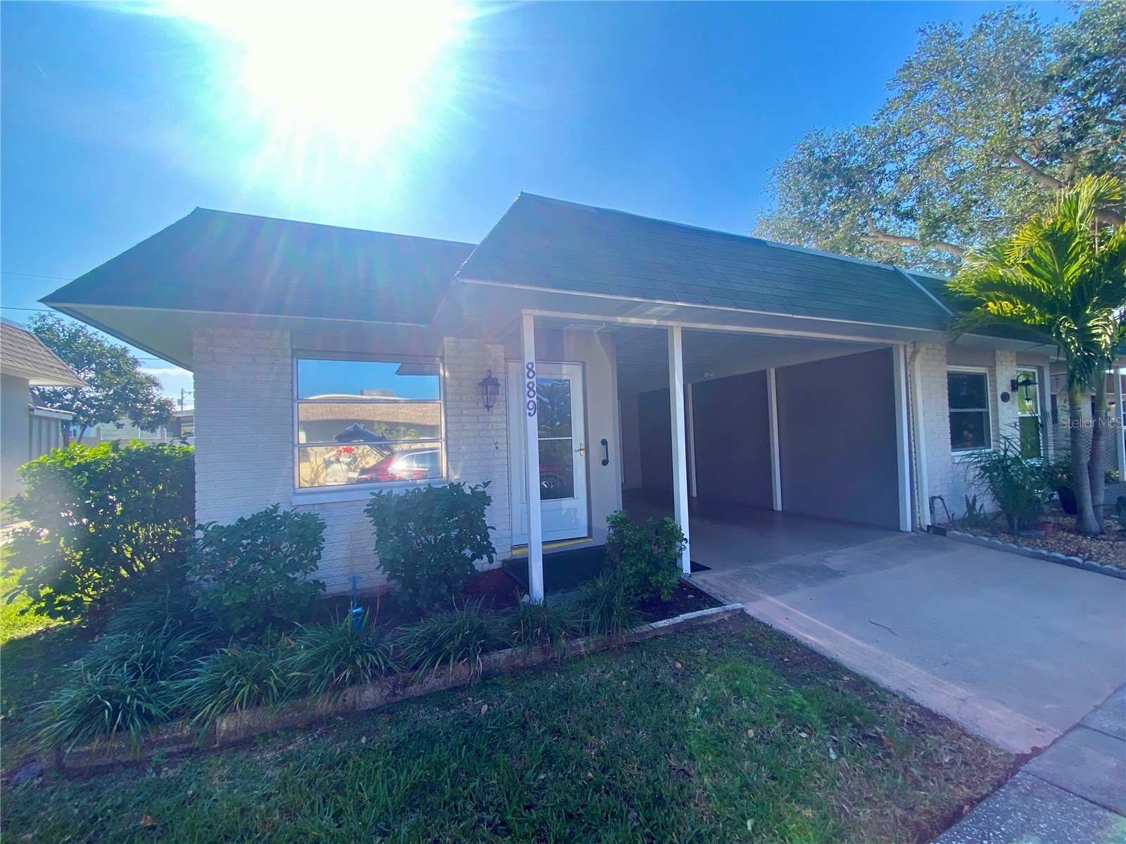 889 Sky Loch Drive S Dunedin FL 34698 TB8338530 image1