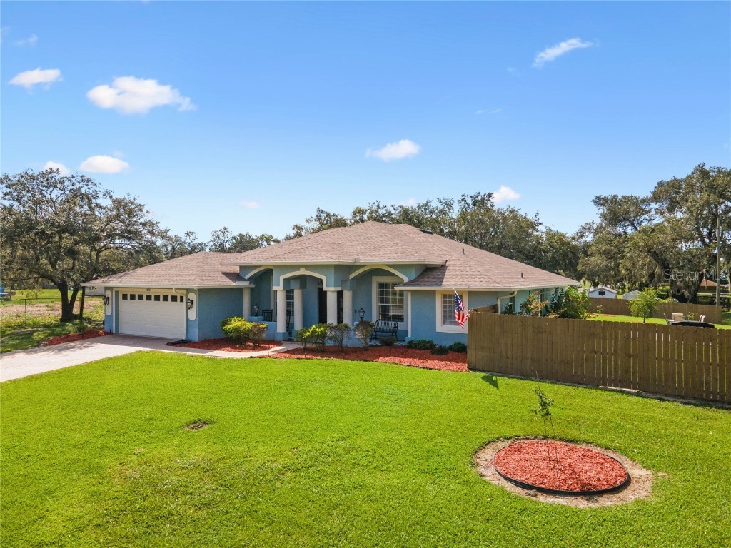 8890 Cypresswood Drive Lake Wales FL 33898 - LAKE WALK IN WATER P4927386 image1